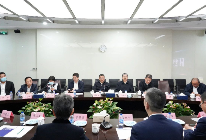 中石化高级副总裁刘宏斌一行益临神开旅行考察(图1)